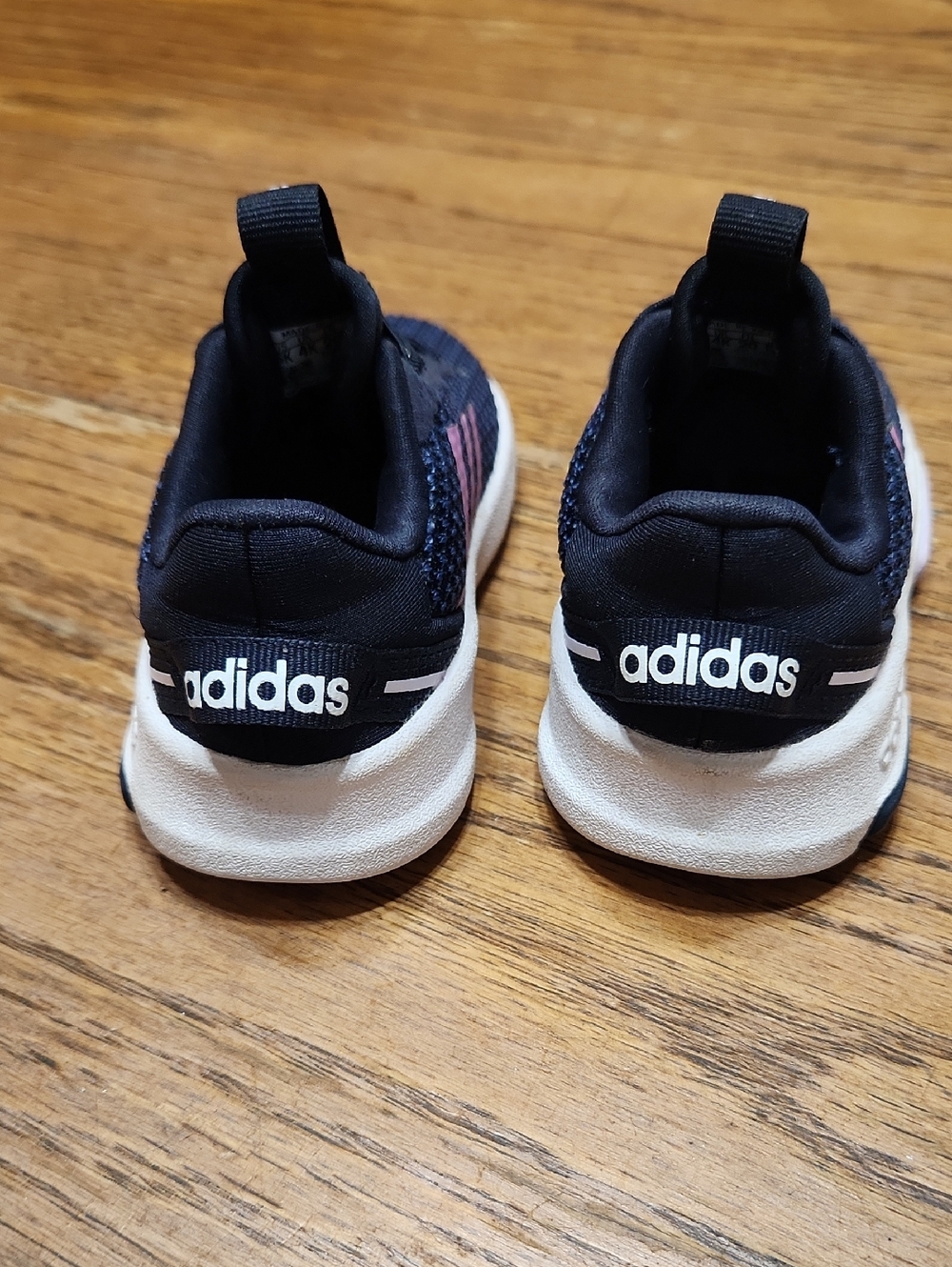 Adidas Sneakers Size 5 - Picture 3 of 5